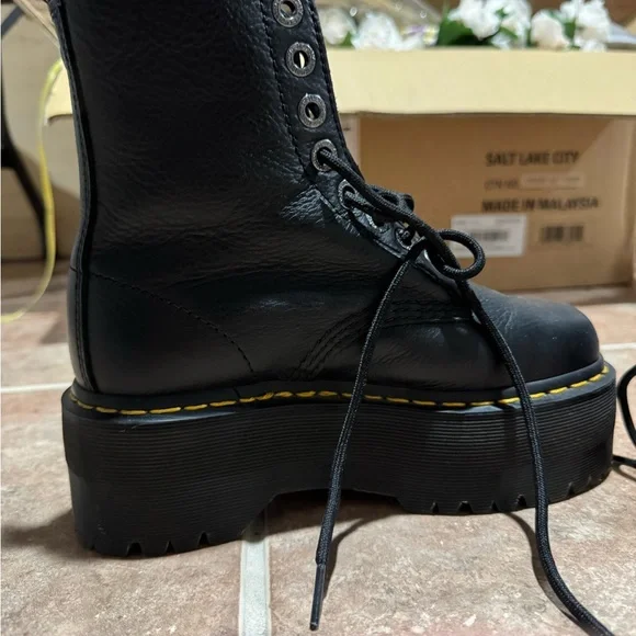 Size 6 black leather 1460 MAX LEATHER PLATFORM BOOTS - Picture 2 of 4